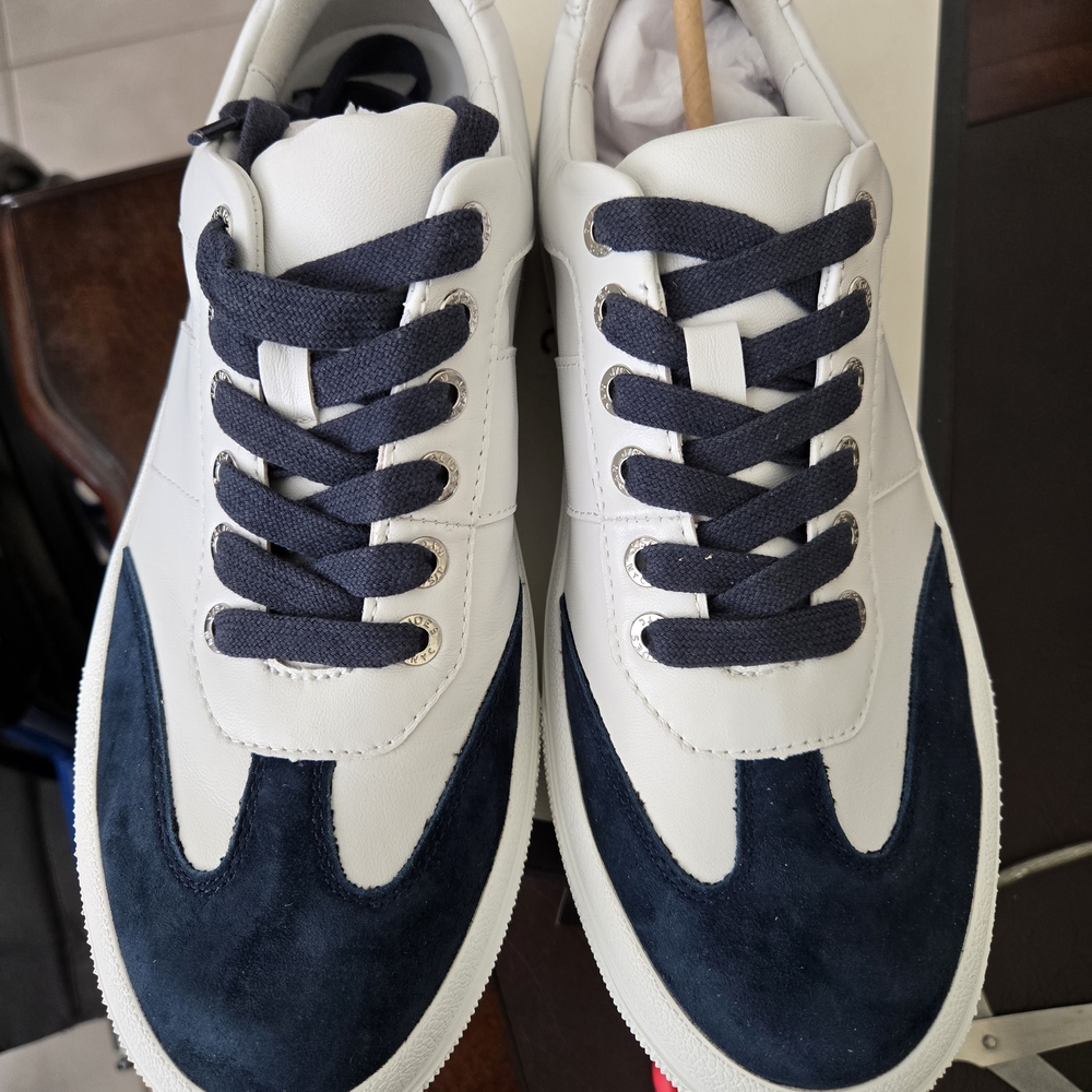 NIB J. Slides Sz 9 Gabbie White and Navy Women's Sneakers